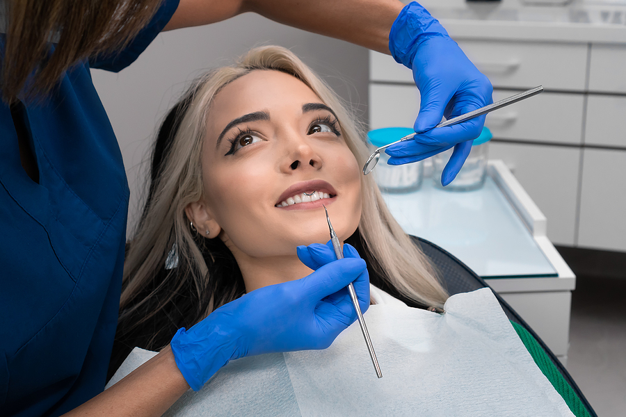 Understand The Signs When A Tooth Needs to Be Extracted