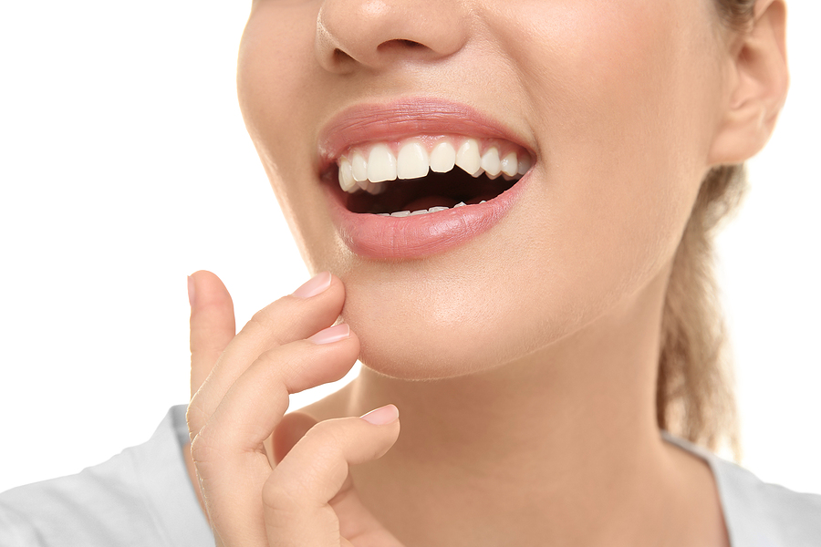 Restoring Smiles: Tooth Repair with Bonding